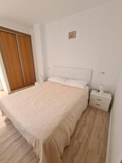 Beautiful Apartment With Patio Torrevieja Exterior foto